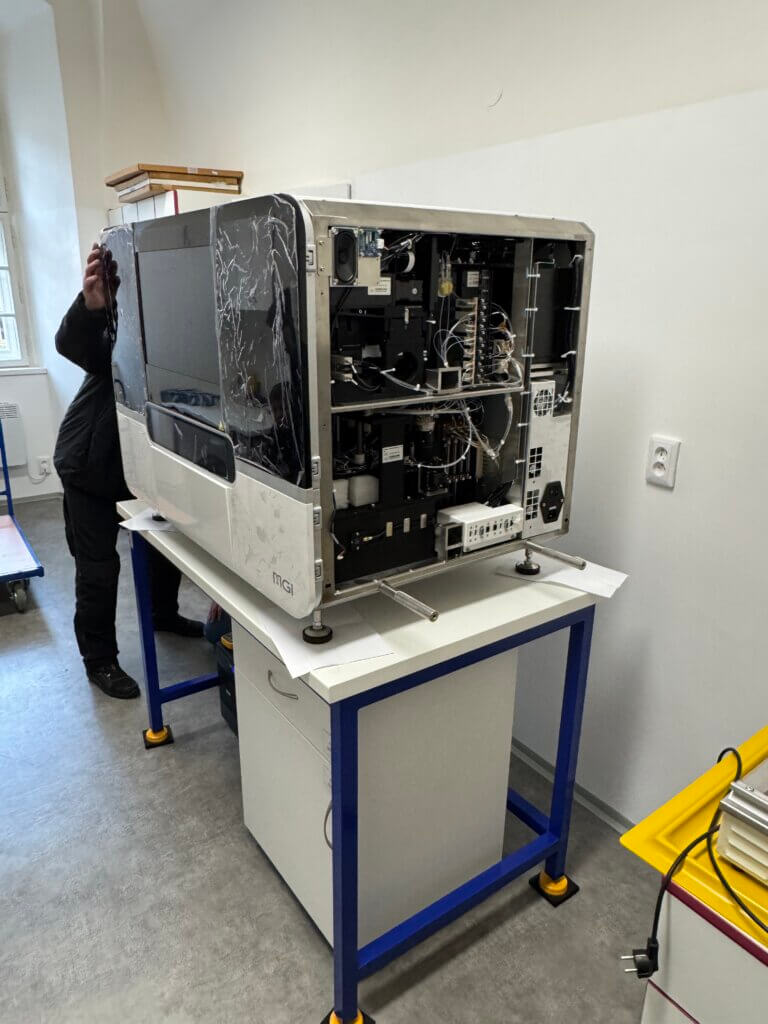 profesionalni manipulace s nabytkem