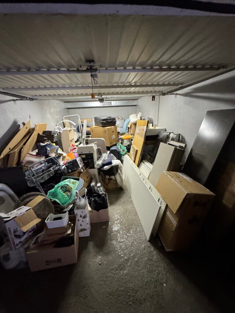 moving service Prague real photos